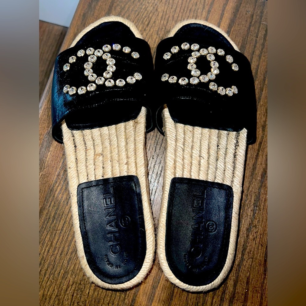 Crystal Chanel CC logo sandals